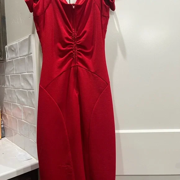 Red Dress - Picture 6 of 7